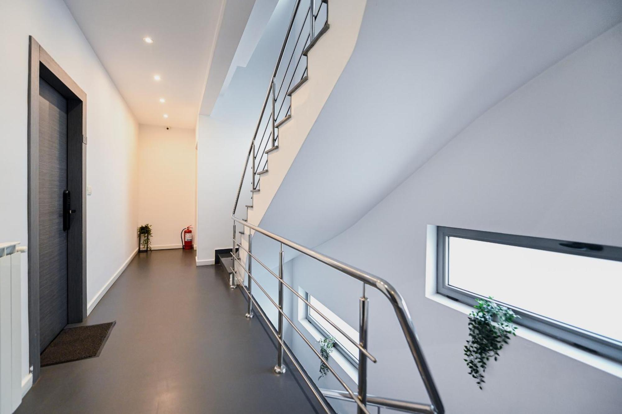 Urban Elegance - Stylish Central Accommodation Bucharest Exterior photo