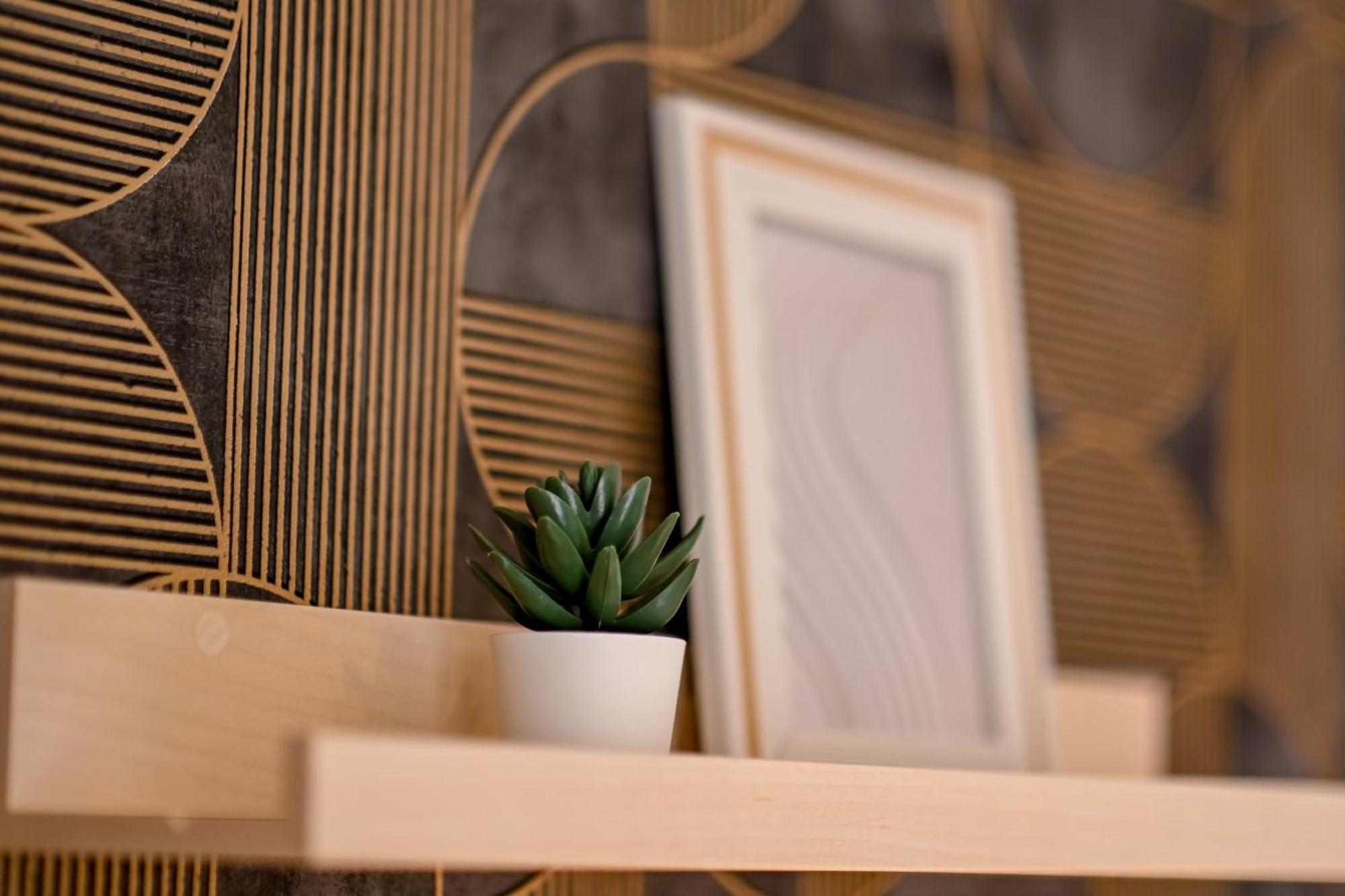 Urban Elegance - Stylish Central Accommodation Bucharest Room photo