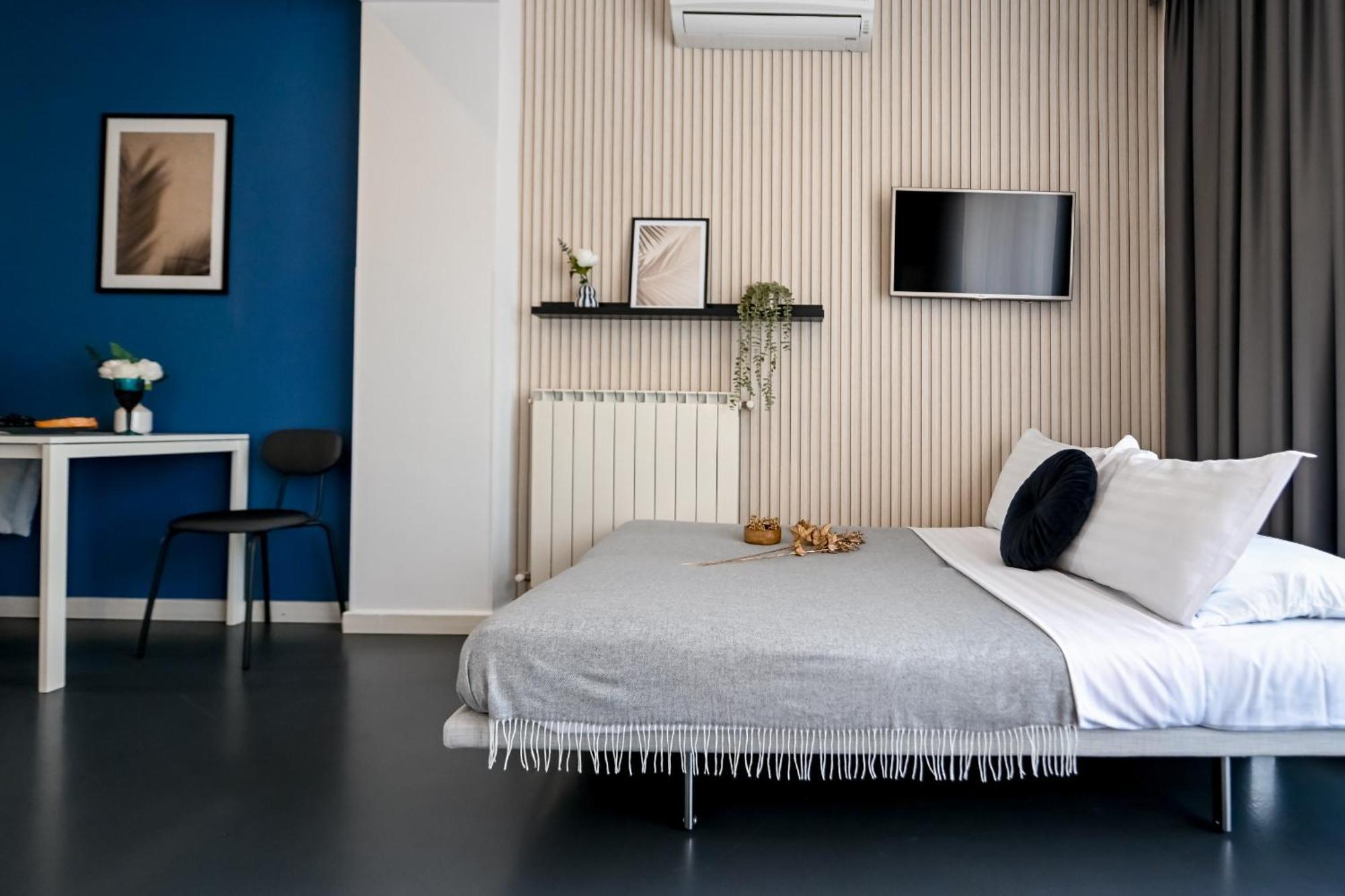 Urban Elegance - Stylish Central Accommodation Bucharest Room photo