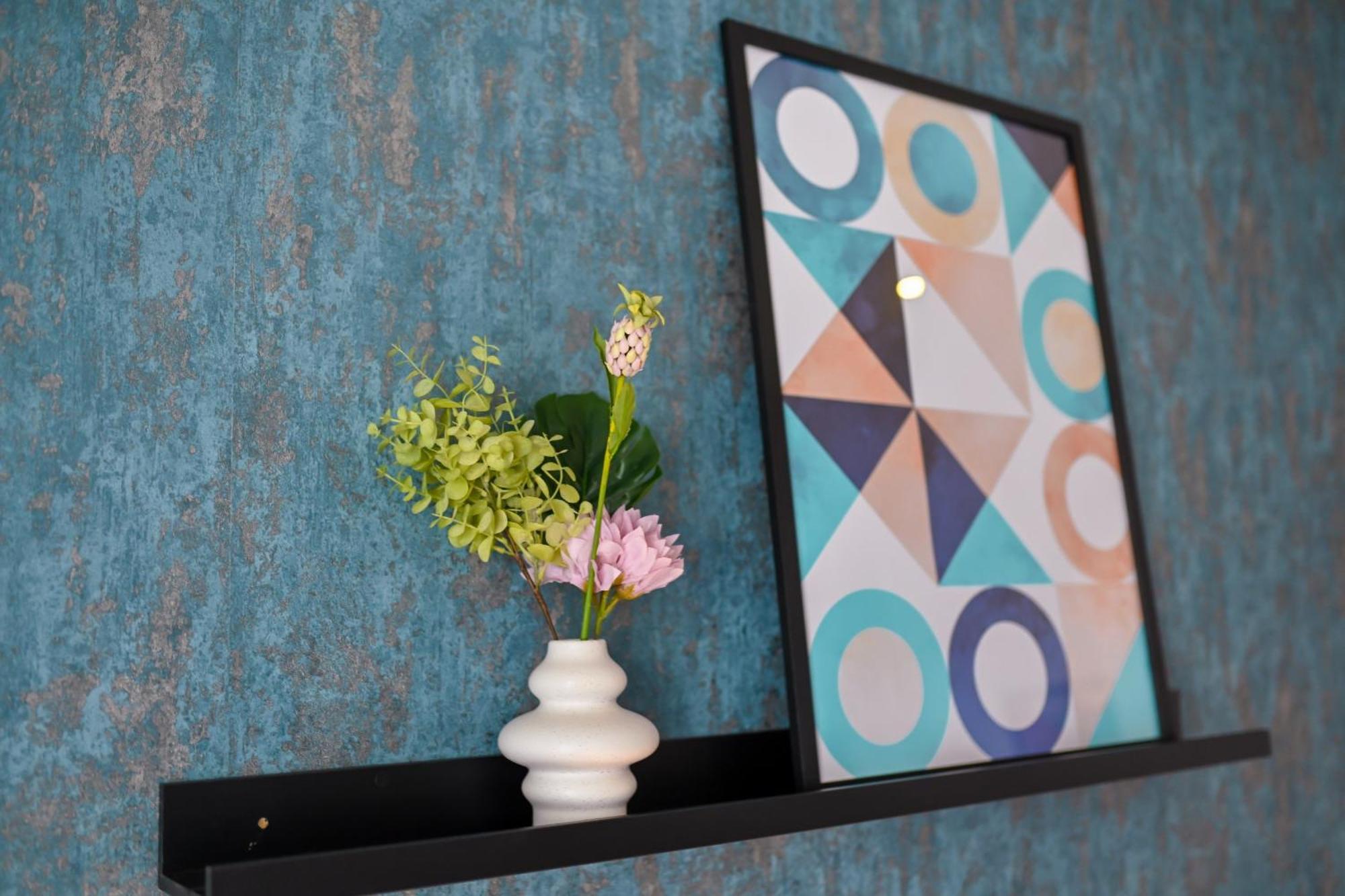 Urban Elegance - Stylish Central Accommodation Bucharest Room photo